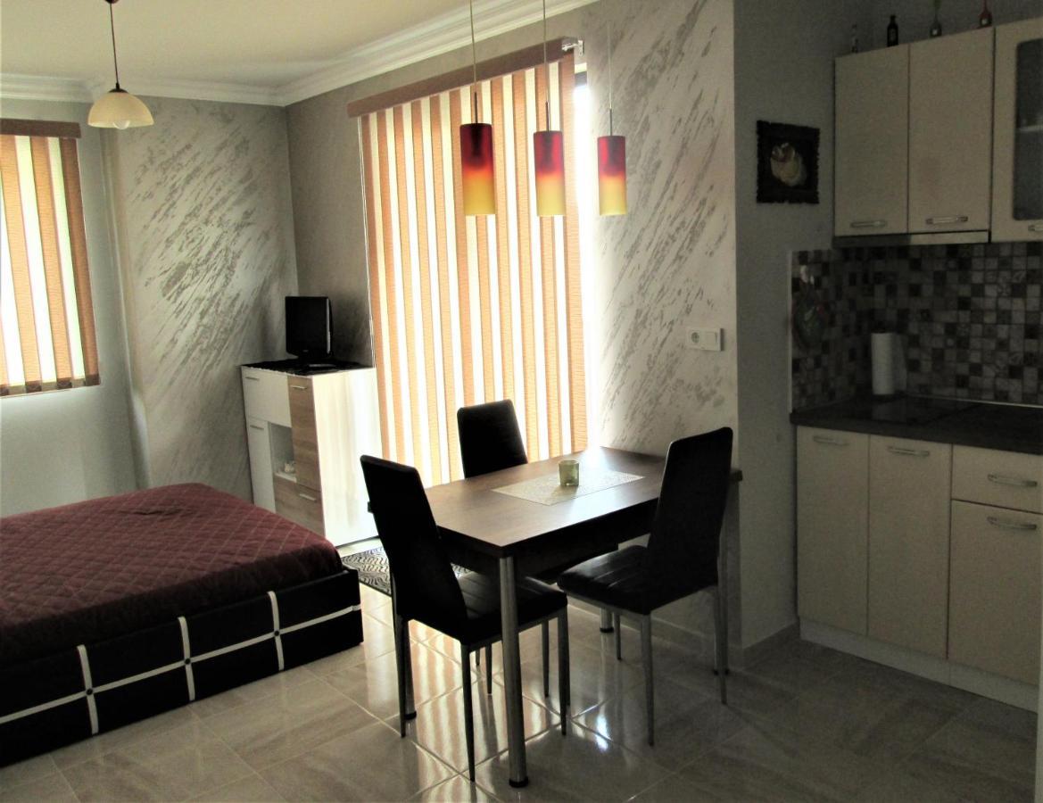 Studio Emi Pomorie Exterior foto